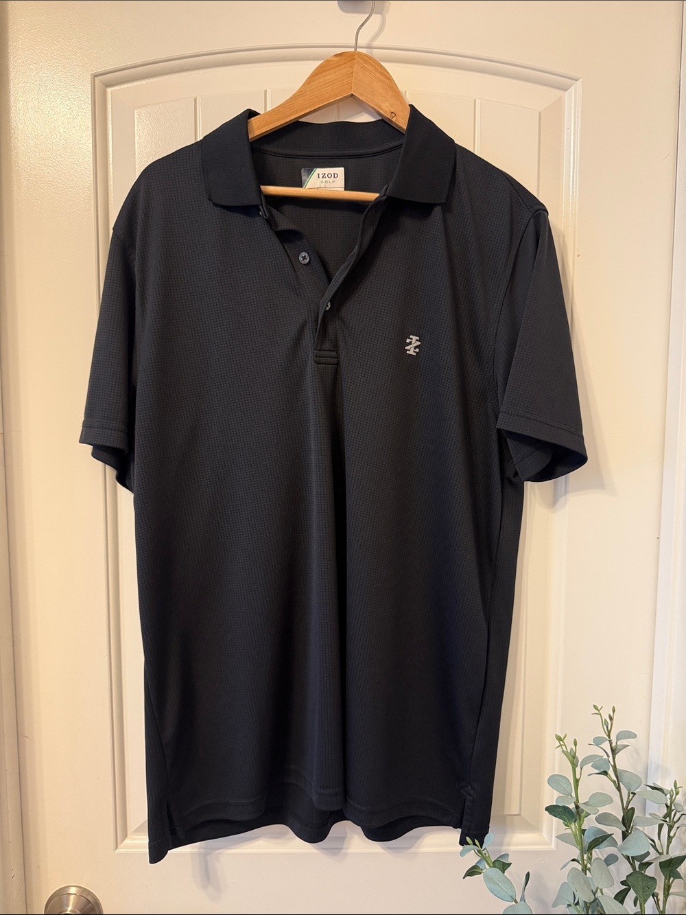Izod Men's Black Textured Performance Polo
